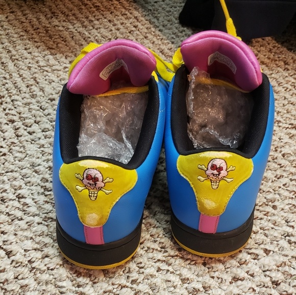 Ice cream boardflip 2 - Picture 3 of 3